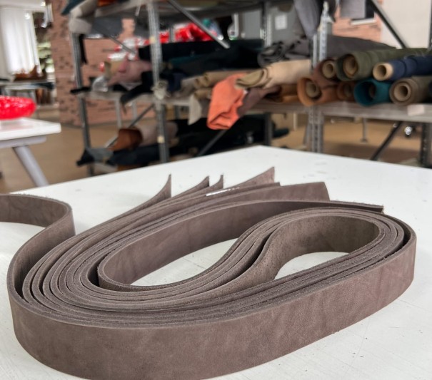 Ременные заготовки (Горький шоколад) , без  финишем, 130-140 см